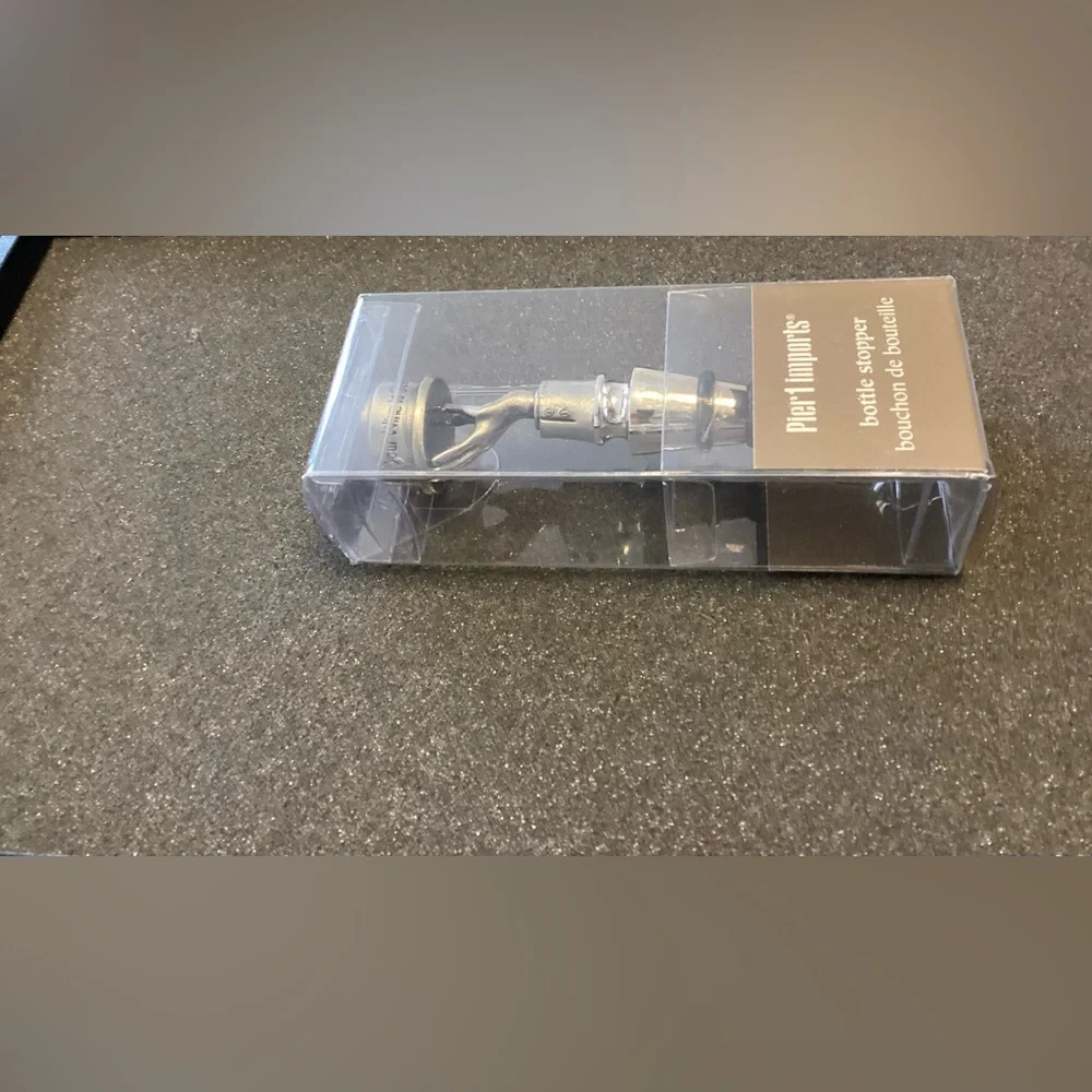 🚨Sale🚨 NWT Pier 1 Silver Bottle Wine Stopper